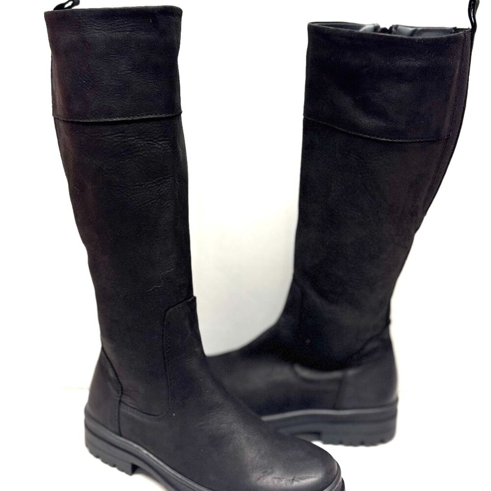 Black Tall Women's Knee Boots - Classic Winter Riding Style